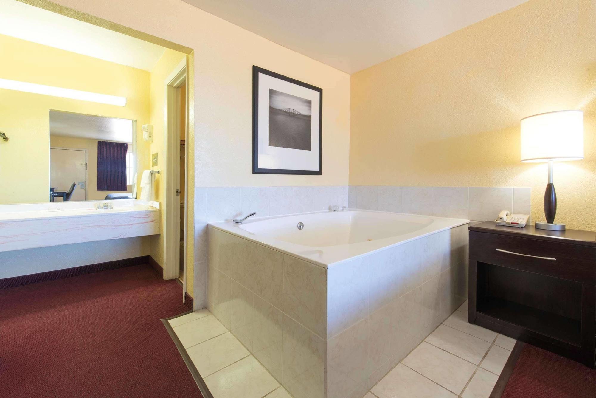 Days Inn By Wyndham Eastland מראה חיצוני תמונה