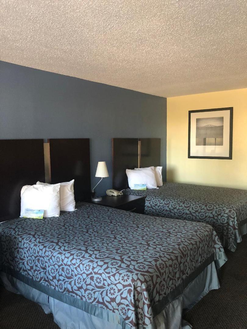 Days Inn By Wyndham Eastland מראה חיצוני תמונה