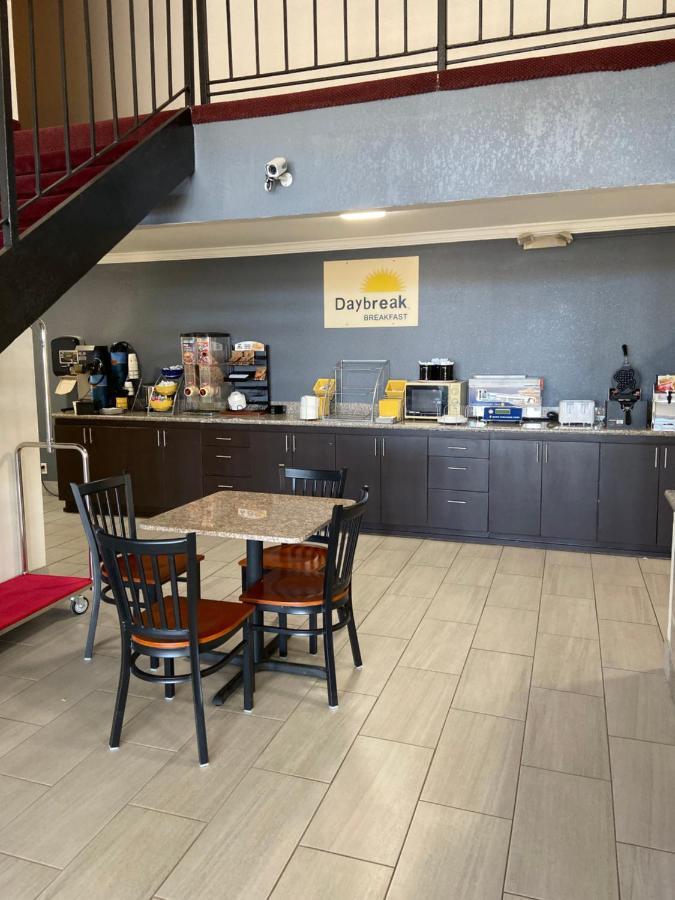 Days Inn By Wyndham Eastland מראה חיצוני תמונה